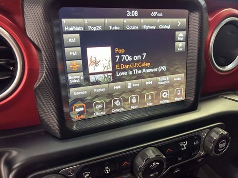 Used 2023 Jeep Wrangler Unlimited Rubicon w/ Cold Weather Group AWD/4WD image 27