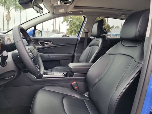 New 2026 Kia Sportage EX w/ EX Panorama Roof Package image 9