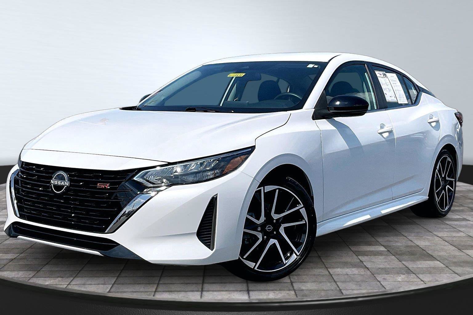Certified 2025 Nissan Sentra SR FWD image 13