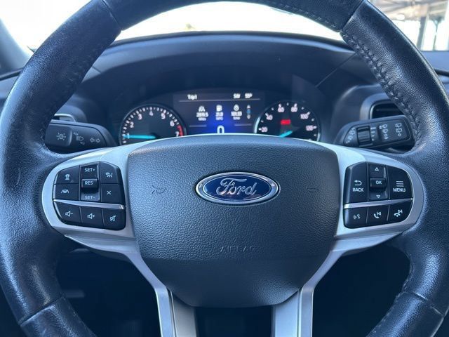 Used 2023 Ford Explorer XLT w/ Equipment Group 202A AWD/4WD image 15