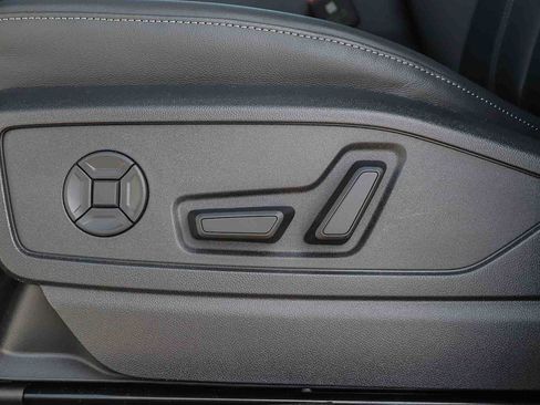 New 2025 Audi Q5 Premium image 26