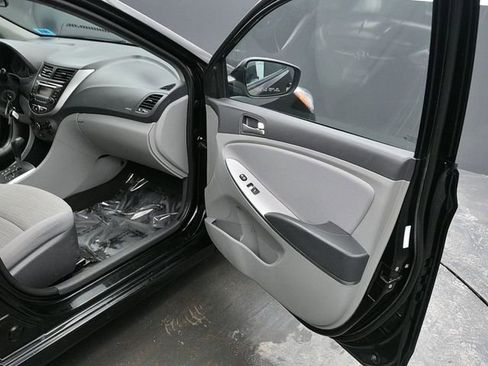 Used 2017 Hyundai Accent SE image 11