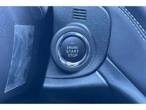 Used 2025 Subaru Outback Premium image 32