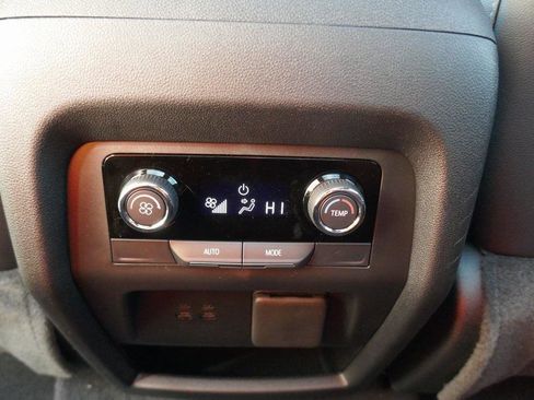 New 2026 Chevrolet Traverse Z71 w/ Enhanced Driving Package image 18