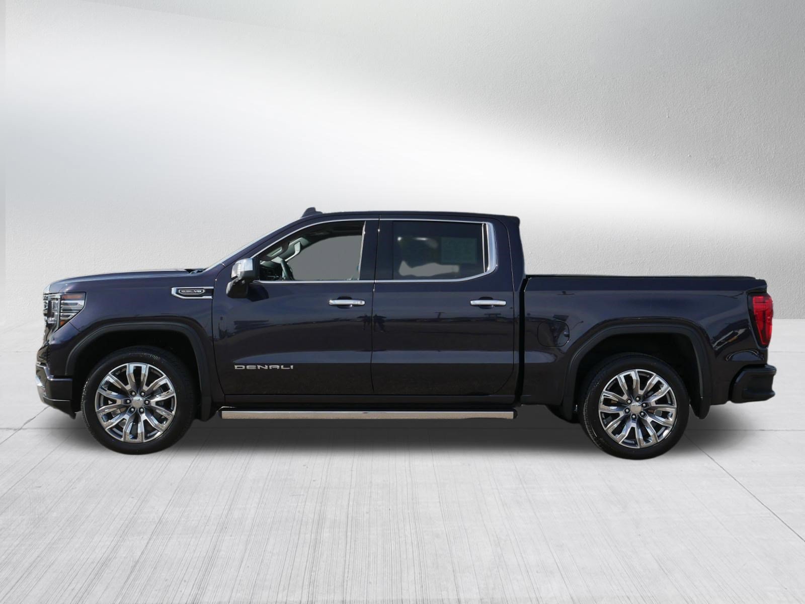 Used 2024 GMC Sierra 1500 Denali w/ Denali Reserve Package AWD/4WD image 4