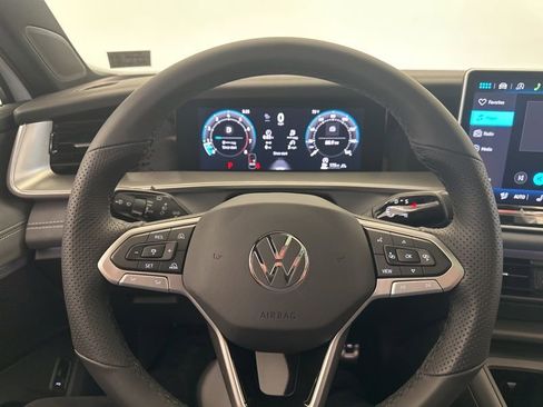 New 2026 Volkswagen Tiguan SE R-Line AWD/4WD image 9