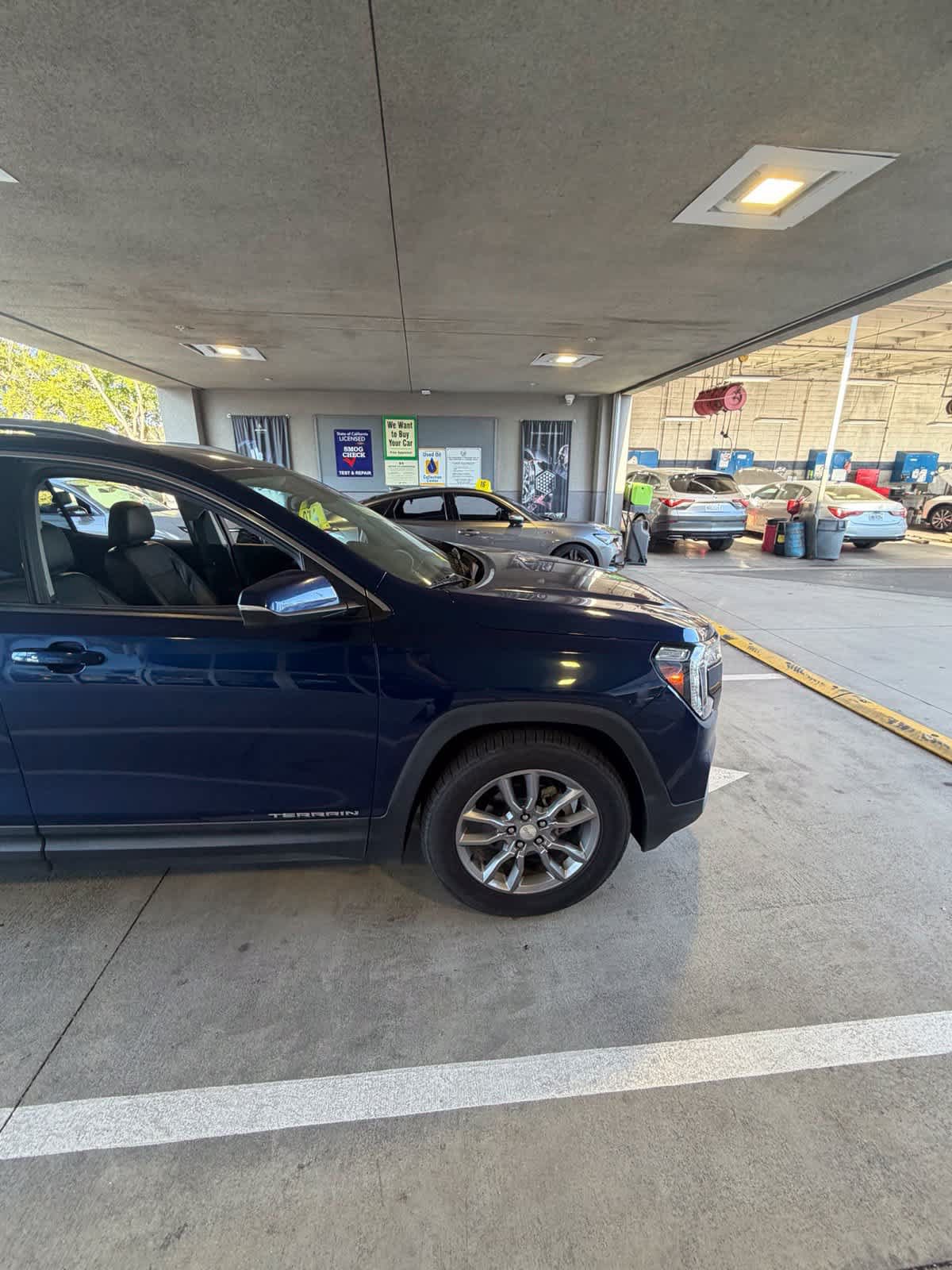 Used 2022 GMC Terrain SLT FWD image 4