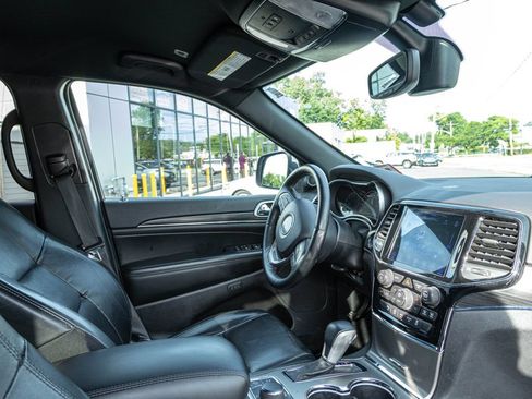 Used 2019 Jeep Grand Cherokee Limited AWD/4WD image 10