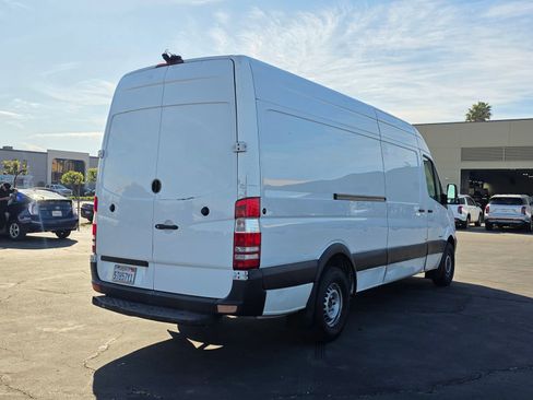 Used 2015 Mercedes-Benz Sprinter 2500 image 7