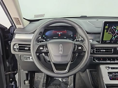 Used 2023 Lincoln Aviator AWD w/ Premium Package image 28