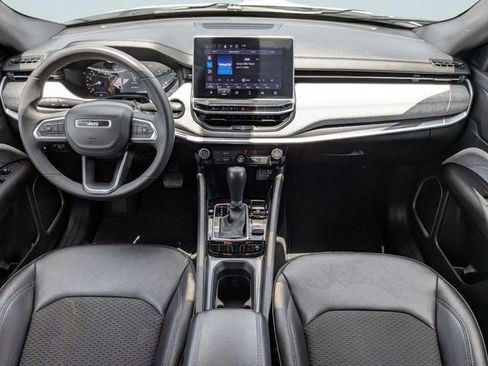 Used 2024 Jeep Compass Latitude AWD/4WD image 14