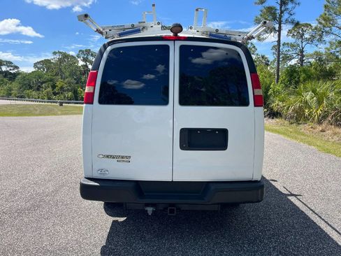 Used 2013 Chevrolet Express 3500 Extended image 4