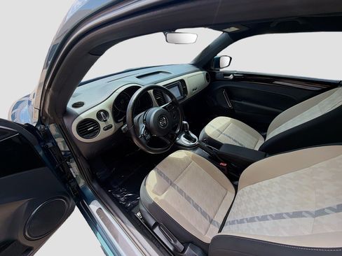 Used 2018 Volkswagen Beetle 2.0T Coast FWD image 9