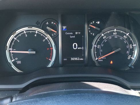 Used 2020 Toyota 4Runner Venture w/ Moonroof Package AWD/4WD image 2