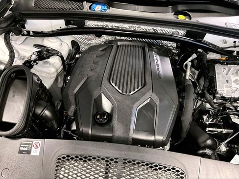 Used 2025 Porsche Macan image 34