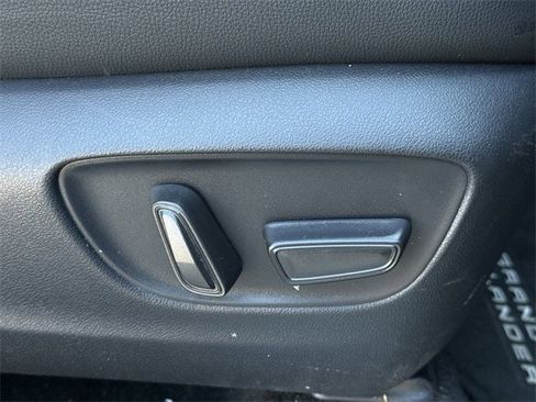 Used 2025 Toyota Grand Highlander AWD Hybrid image 32