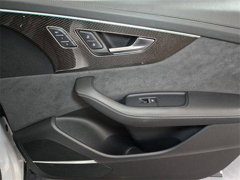 Used 2023 Audi SQ8 Prestige image 26