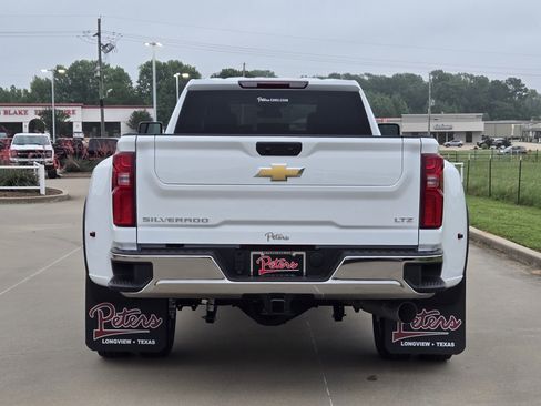 New 2026 Chevrolet Silverado 3500 LTZ w/ LTZ Convenience Package AWD/4WD image 4
