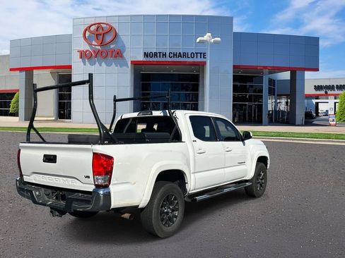 Used 2020 Toyota Tacoma SR5 RWD image 7
