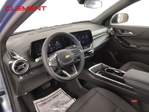 Used 2025 Chevrolet Equinox LT FWD image 22