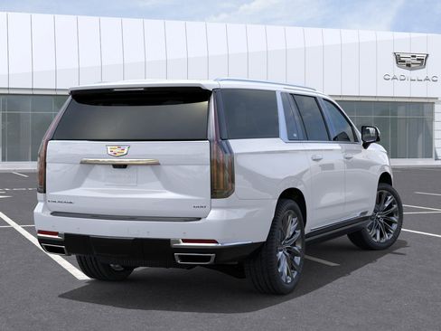 New 2026 Cadillac Escalade ESV Luxury w/ LPO, Radiant Package AWD/4WD image 4