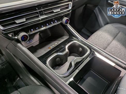 Used 2025 Chevrolet Traverse LT w/ Driver Confidence Package image 15