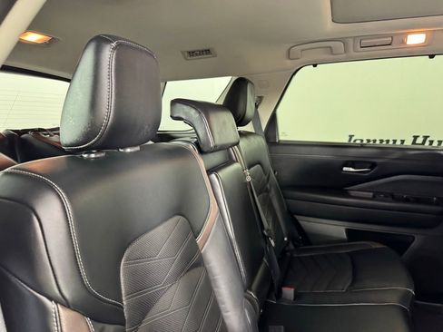 Used 2023 Nissan Pathfinder Platinum w/ Cargo Package image 31