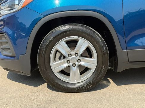 Used 2019 Chevrolet Trax LT w/ LT Convenience Package FWD image 13