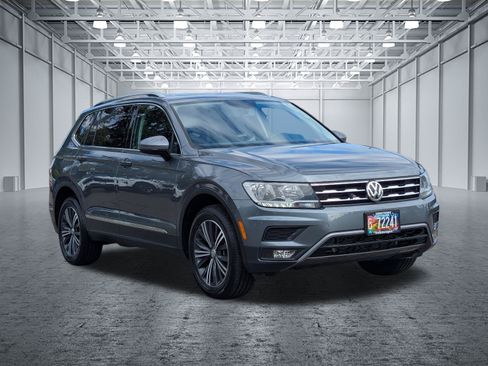 Used 2018 Volkswagen Tiguan SEL AWD/4WD image 7