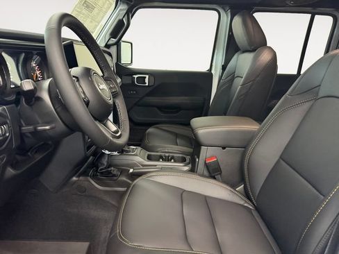 New 2026 Jeep Gladiator Sport AWD/4WD image 8