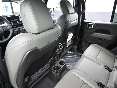 New 2026 Jeep Gladiator Mojave AWD/4WD image 29