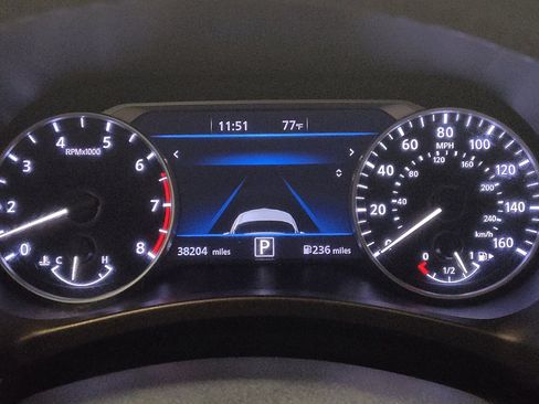 Used 2023 Nissan Sentra SR w/ SR Premium Package FWD image 23