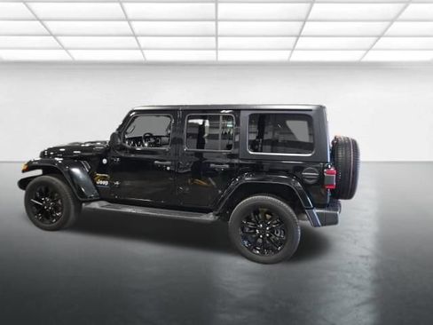 Used 2023 Jeep Wrangler Unlimited Sahara w/ Cold Weather Group AWD/4WD image 8