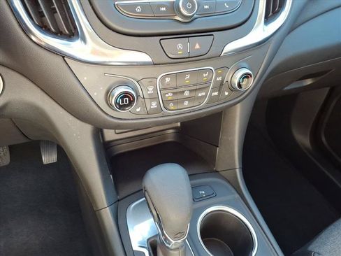 Used 2024 Chevrolet Equinox LT FWD image 32