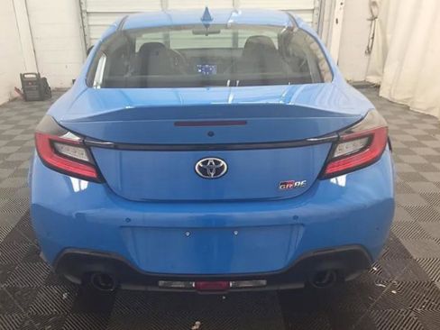 Used 2023 Toyota GR86 Premium RWD image 3