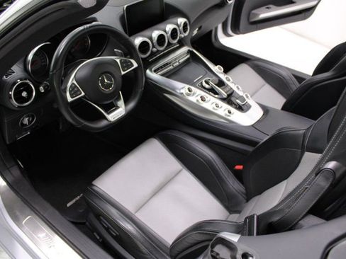 Used 2019 Mercedes-Benz AMG GT Roadster image 6
