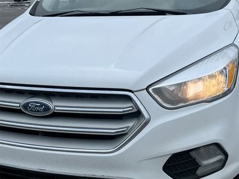 Used 2019 Ford Escape SE image 11
