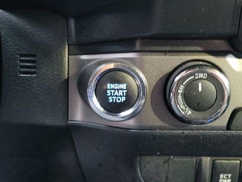 Used 2023 Toyota Tacoma TRD Off-Road w/ Black Out Package (TMS) image 16