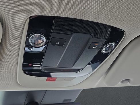 Used 2025 Kia EV6 Light w/ Light LR Technology Package image 32