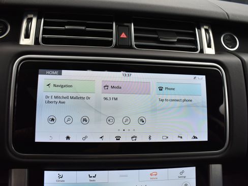 Used 2020 Land Rover Range Rover HSE image 13