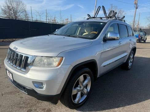 Used 2011 Jeep Grand Cherokee Overland image 5