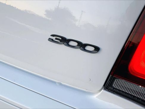 Used 2023 Chrysler 300 Touring w/ Sport Appearance Package image 9