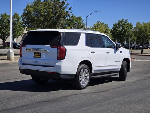 Used 2024 GMC Yukon SLT AWD/4WD image 4