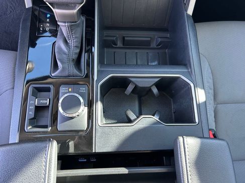 Used 2022 Toyota Tundra SR5 w/ SR5 Convenience Package image 20