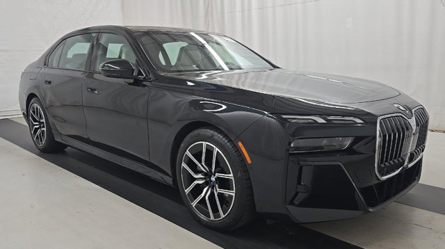 Used 2023 BMW 740i RWD image 3