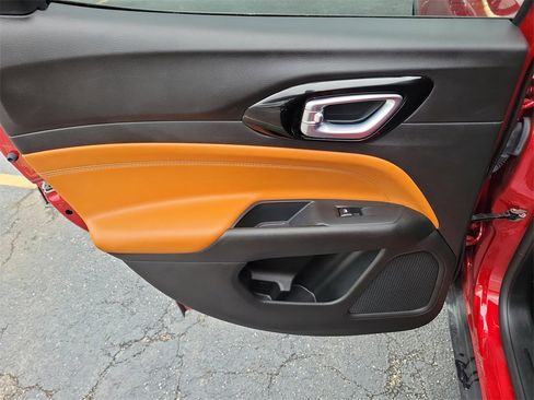 Certified 2024 Jeep Compass Limited image 10