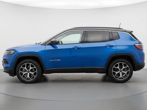 Used 2025 Jeep Compass Limited AWD/4WD image 5