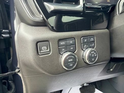 Used 2025 GMC Sierra 2500 SLT AWD/4WD image 26