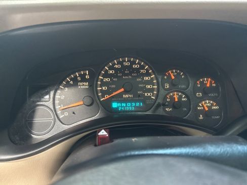 Used 2002 Chevrolet Tahoe LT image 14