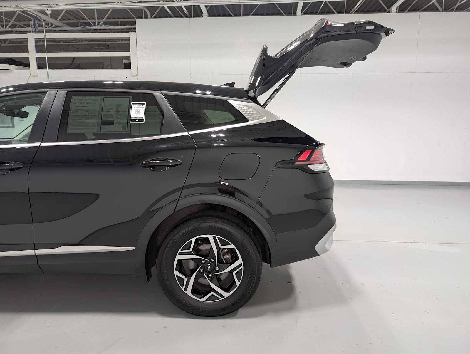 Certified 2025 Kia Sportage LX AWD/4WD image 11